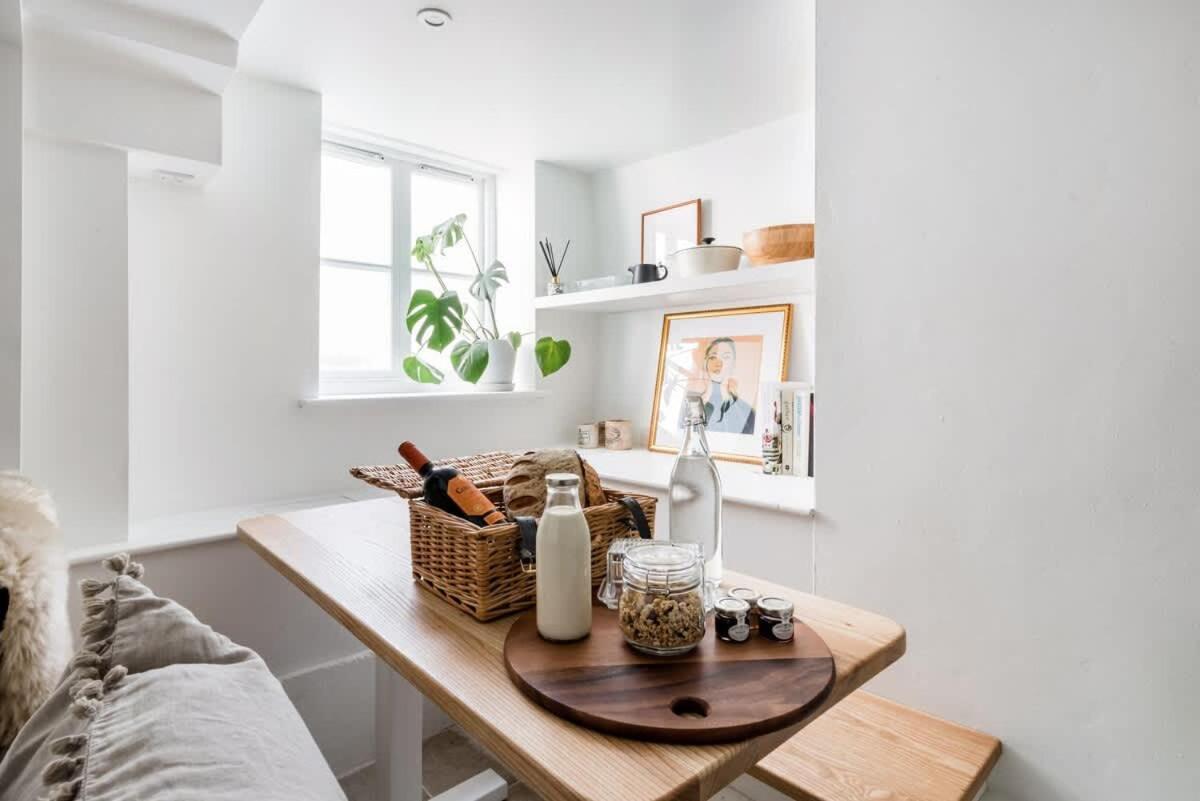 Central Georgian Townhouse With Free Parking บาธ ภายนอก รูปภาพ