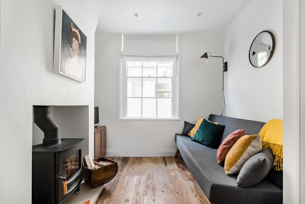 Central Georgian Townhouse With Free Parking บาธ ภายนอก รูปภาพ