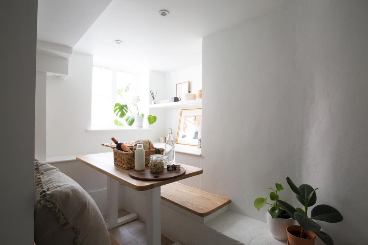 Central Georgian Townhouse With Free Parking บาธ ภายนอก รูปภาพ