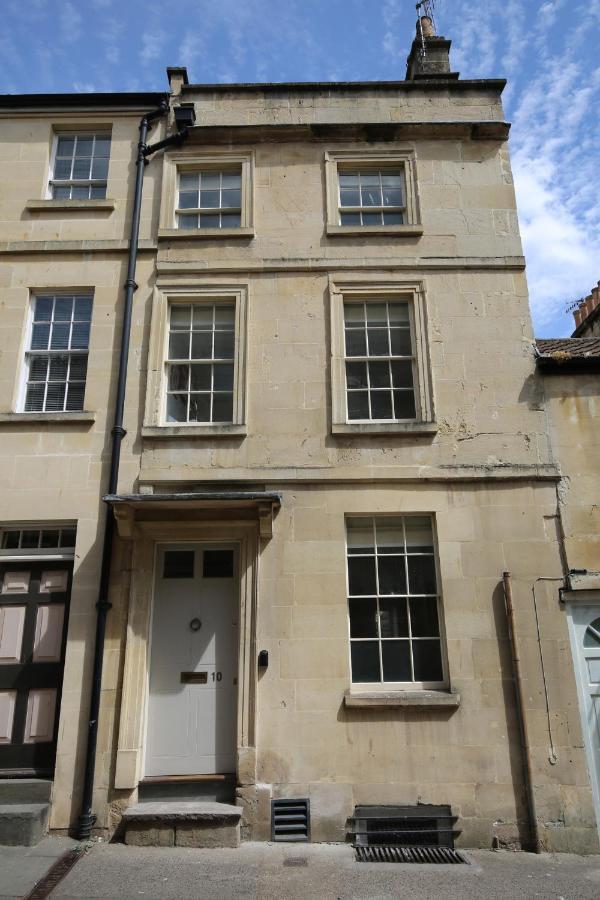 Central Georgian Townhouse With Free Parking บาธ ภายนอก รูปภาพ